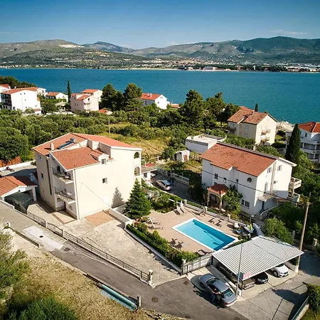Brico - Heated Pool * Trogir