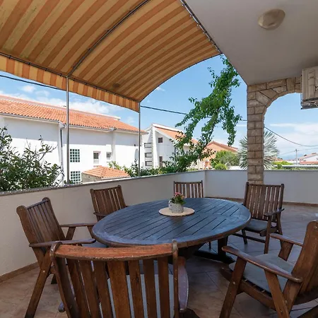 Brico - Heated Pool * Trogir