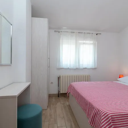 Brico - Heated Pool Trogir