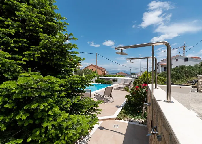 Brico - Heated Pool Апартаменти