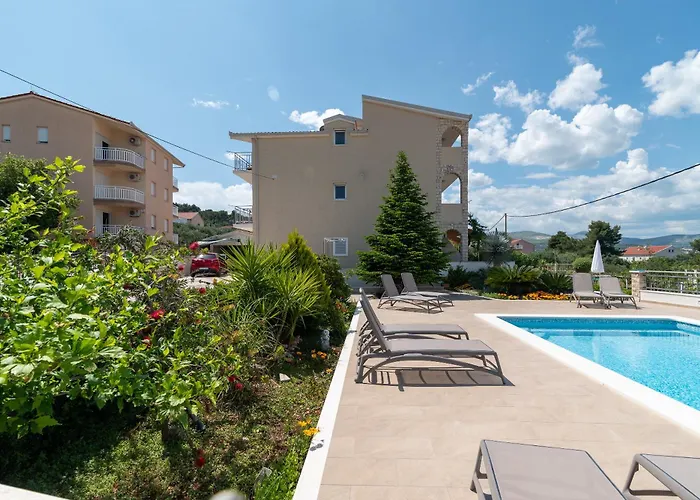 公寓 Brico - Heated Pool 特罗吉尔