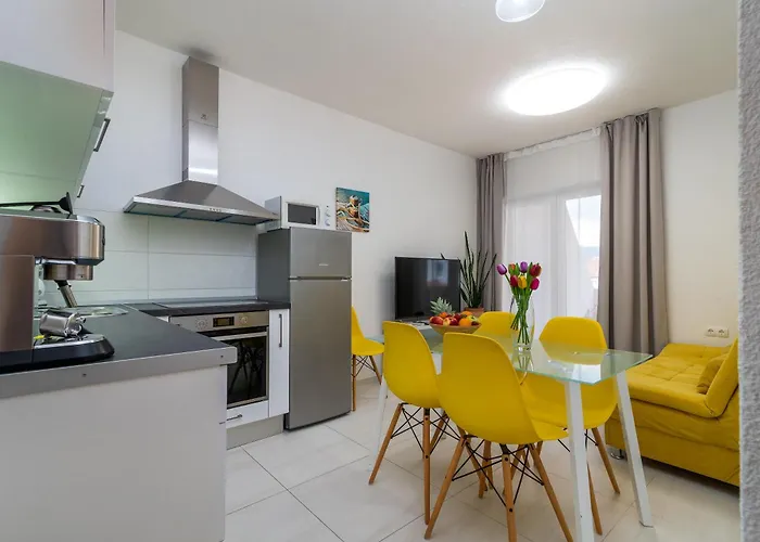 Brico - Heated Pool *