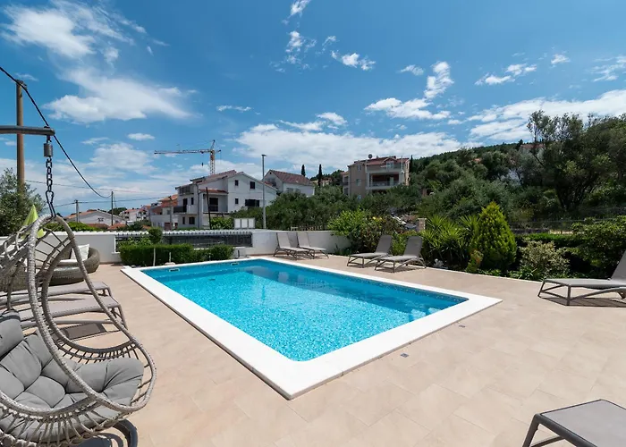 Brico - Heated Pool Апартаменти Трогір