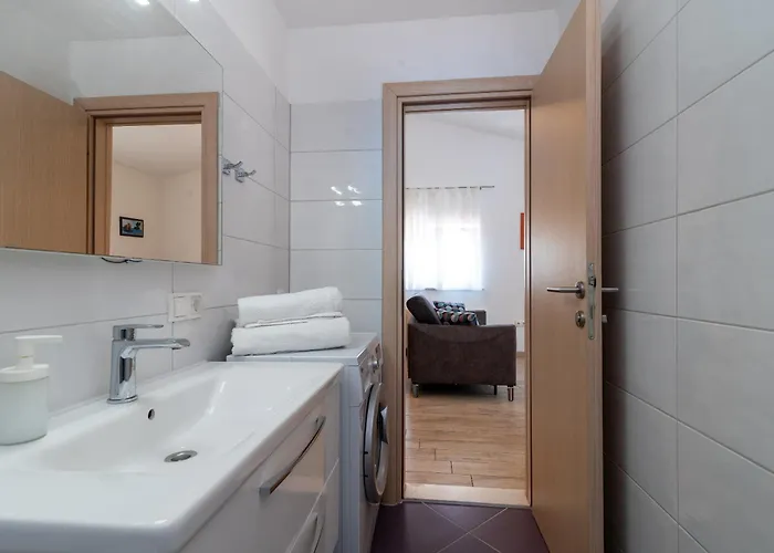 Brico - Heated Pool *