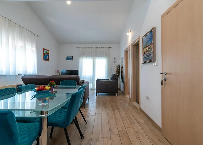 Brico - Heated Pool Апартаменти