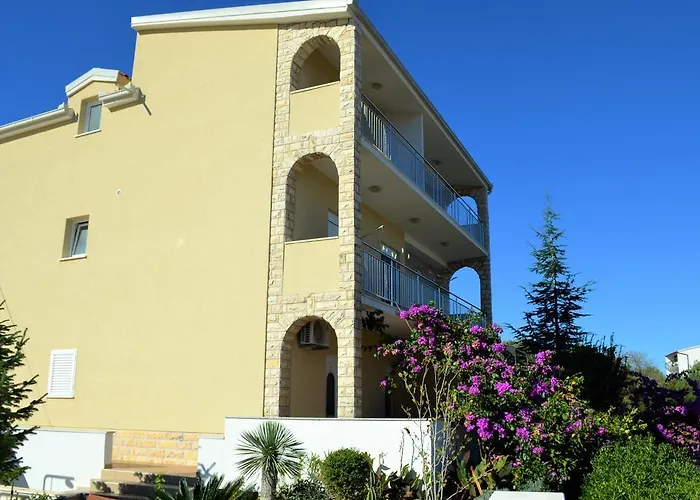 Апартаменти Brico - Heated Pool Трогір