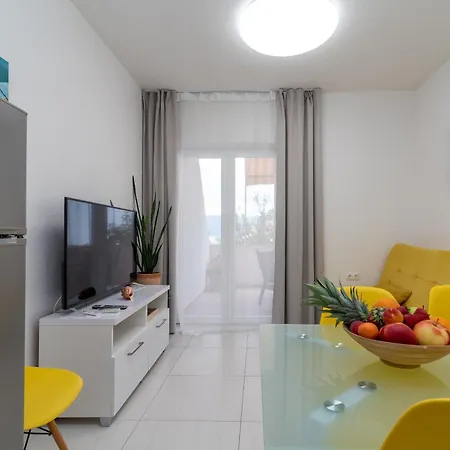 Brico - Heated Pool Appartement Trogir