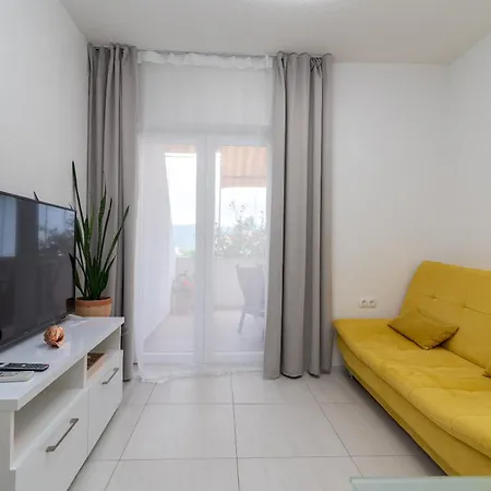 Brico - Heated Pool Trogir