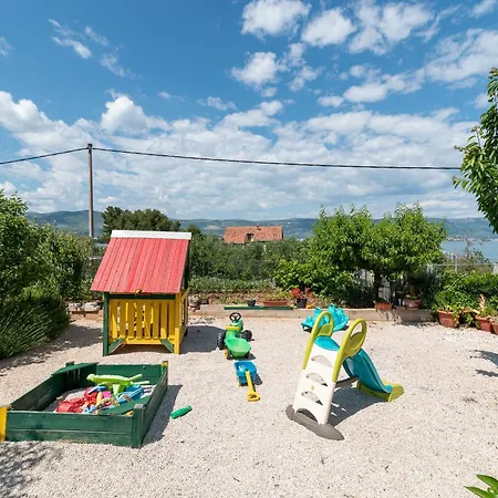 Brico - Heated Pool Apartmán