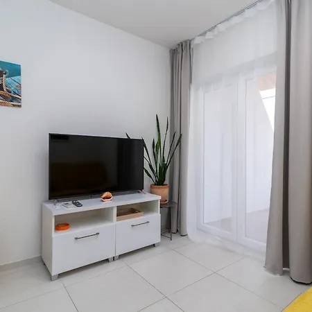 Appartement Brico - Heated Pool *
