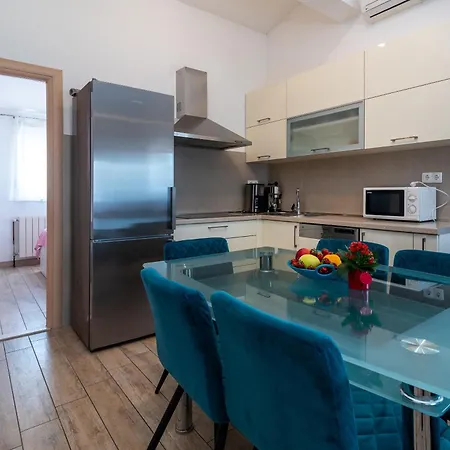Brico - Heated Pool Appartement *