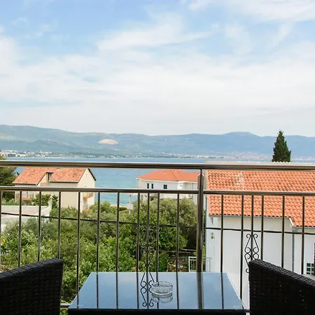 Appartement Brico - Heated Pool Trogir