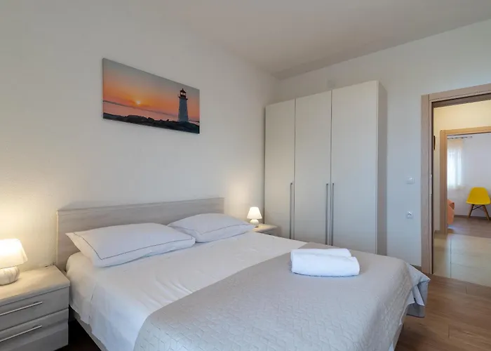 Brico - Heated Pool Apartmán *