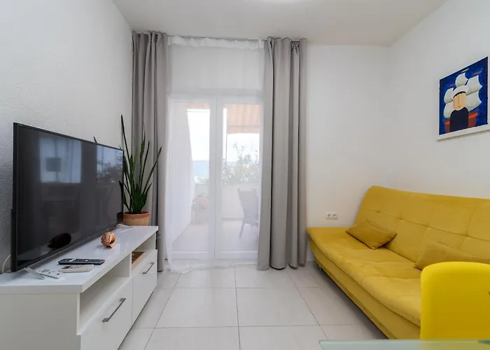 Brico - Heated Pool Trogir