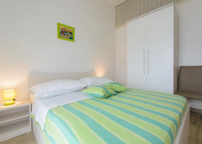 Brico - Heated Pool Apartmán *