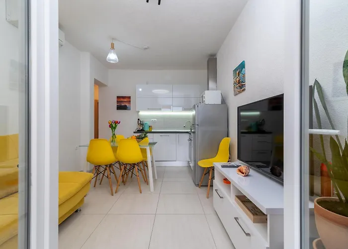 Brico - Heated Pool Apartmán