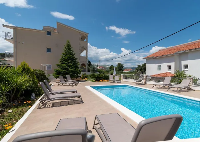 Apartmán Brico - Heated Pool *