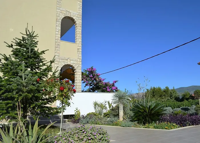 Brico - Heated Pool Apartmán *