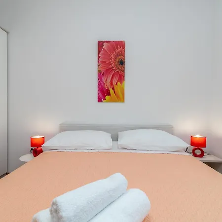 Brico - Heated Pool Daire Trogir